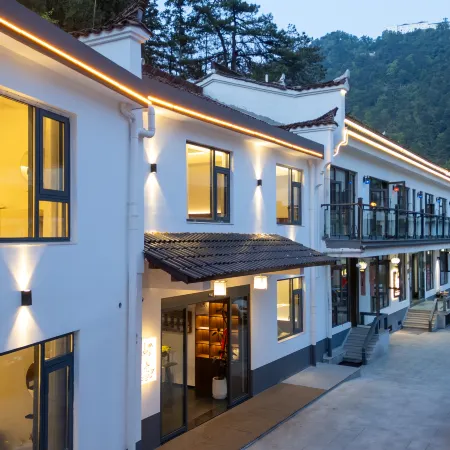 Jiuhuashan Ruyi Homestay (huachengsi branch)