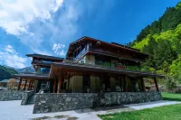 An Gu Zang Ju (Jiuzhaigou Valley Scenic and Historic Interest Area Scenic Spot Store)