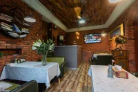 Tengchong Xin'an Lake View Hot Spring Inn (Heshun Ancient Town Branch) - ที่มีบาร์