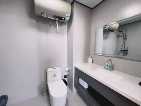 Mengsu Hotel (Ulanqab High-Speed Railway Station) Отели рядом с достопримечательностью «Ulanqab Night · Ice and Snow Carnival»