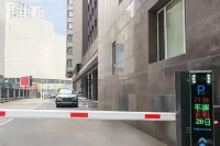 全季酒店（鞍山火車站店） 鄰近漢唐水世界温泉洗浴水樂園的酒店