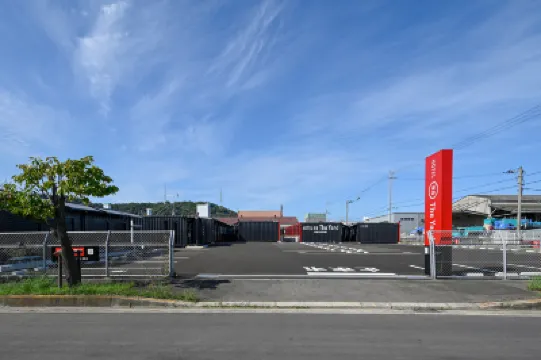 HOTEL R9 The Yard Sakaide Отели в г. 