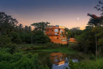 Nanxiang Shushan Homestay (Sanya Nanshan Temple Nanshan North Station Branch) Hotel a 
