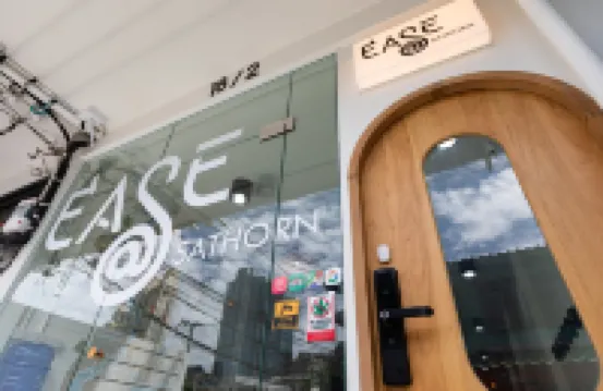 Ease @ Sathorn Hostel and Co-working Space Hotel berhampiran Saint Louis Catholic Church