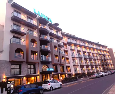 Luna Holiday Complex Hoteles cerca de Bahía de Ghadira