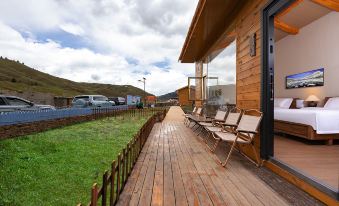 Litang River Cloud Resort Hotel