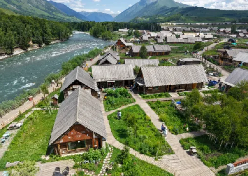 禾木桃源山荘（禾木橋） 禾木観景台周辺のホテル