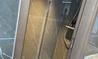 Xinhai International Hotel (Tianshui South Station Shengda Plaza Branch)