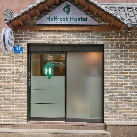 Half rest hostel Jongno Insa