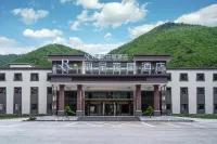 九寨溝麗呈花園飯店 九寨華美勝地度假區神鷹廣場附近的飯店