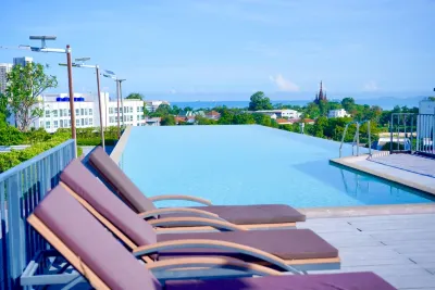 Deco Luxury Pattaya Hotel in zona The Pattaya Redemptorist School for the Blind