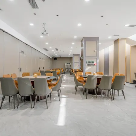 Jiudinghong Business Hotel