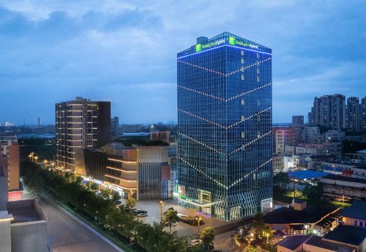 佛山三水智选假日酒店外景图