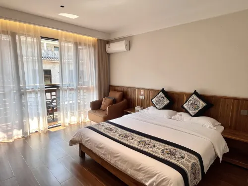 Fengheju Lotus Homestay (Hong'an Border Town Scenic Area) - Parking