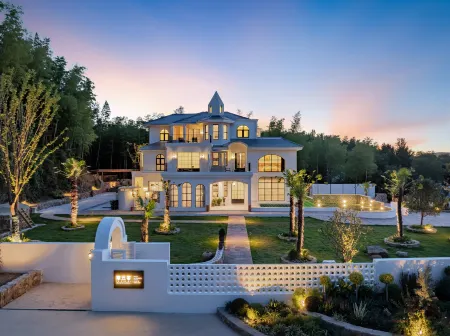 Fifth Season · Provence Private Hot Spring Homestay Отели рядом с достопримечательностью «Paradise of Birds»