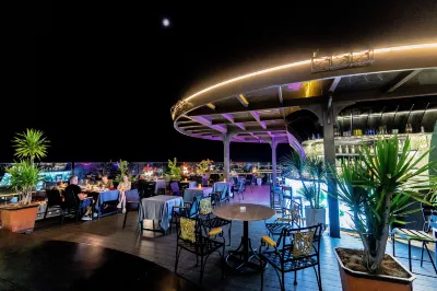 THANH LICH ROYAL BOUTIQUE HOTEL Hotels near Quoc Hoc High School