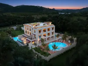 Floral Fanchenli Homestay (Wanning Shimei Bay Shenzhou Station)