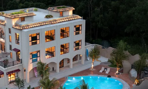 Floral Fanchenli Homestay (Wanning Shimei Bay Shenzhou Station)