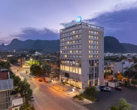 Tru by Hilton Hoa Binh City Centre Hotels in Hoa Binh