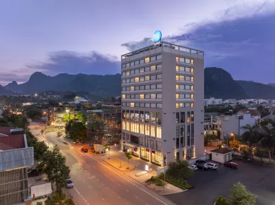 Tru by Hilton Hoa Binh City Centre Hotel a 