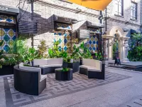 洛華小駐酒店（哈爾濱中華巴洛克街區地鐵站店） 鄰近哈尔滨清真寺的酒店