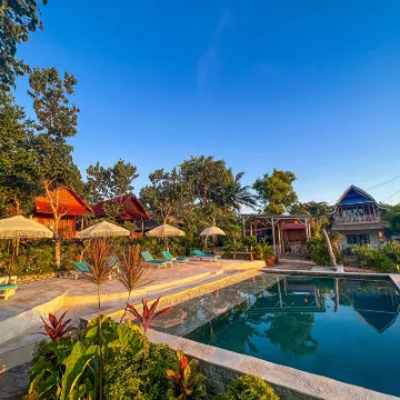 Hideout Sunset Hill โรงแรมใกล้เกาะเปนิดา
