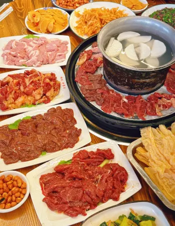 Yelia Hotel (Ding'an Bus Station Store) Отели рядом с достопримечательностью «Ding'an Station»