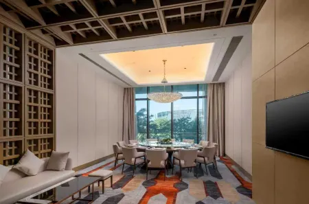 Pullman Haining Отели рядом с достопримечательностью «Former residence of Zhimo Xu»