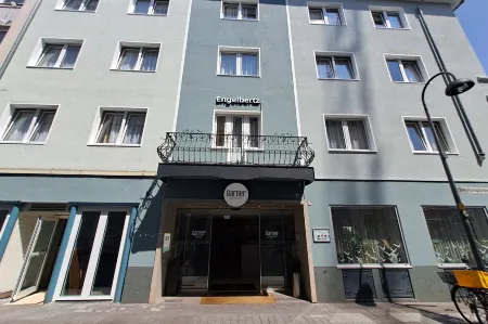 Garner Hotel Cologne - Engelbertz Отели рядом с достопримечательностью «Кёльнский университет»