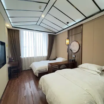Middle Ancient Hotel (Wuyang)
