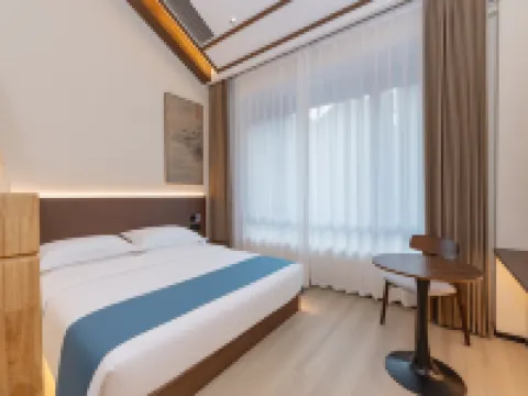 Quxiang Yazhu Chufeng Courtyard Homestay (Jiuge Alley) Hotel a Zigui