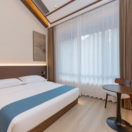 Quxiang Yazhu Chufeng Courtyard Homestay (Jiuge Alley)