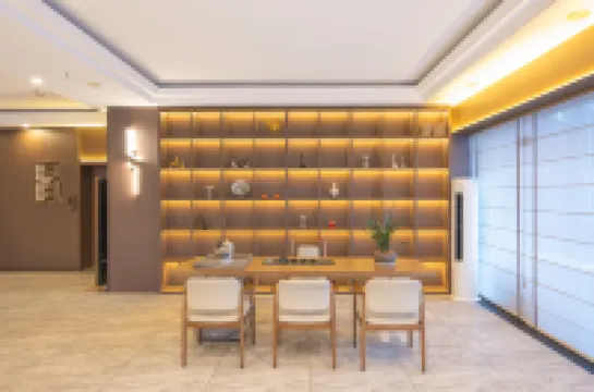 Baoshilong Hotel (Shishi Shibiao)