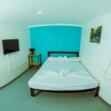 Adventourist Inn Coron