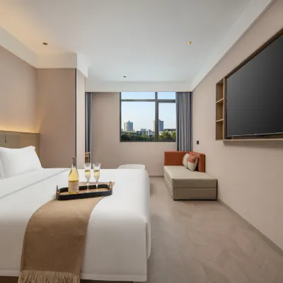 AIDUO HOTEL Отели рядом с достопримечательностью «Башня желтого журавля»