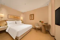 Seasons Rendezvous Hotel