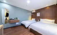 Hound Hotel Tongyeong Hangnam Branch