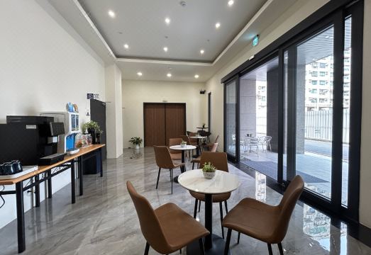 1. 워터 우즈 인..