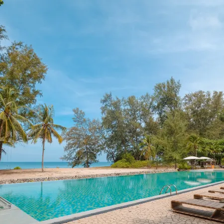 Estella Phuket Mai Khao Beach Resort Отели рядом с достопримечательностью «Пляж Май Кхао»