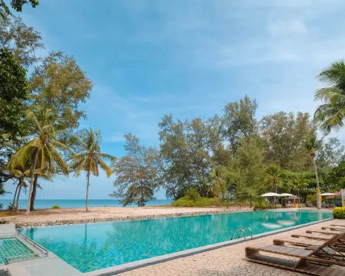 Estella Phuket Mai Khao Beach Resort Hôtels à proximité de : Plage de Mai Khao