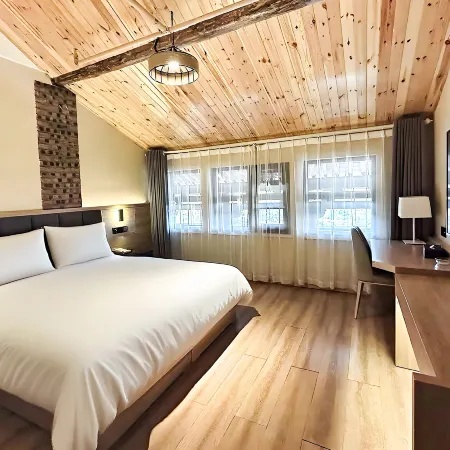 H Xixi Holiday Hotel