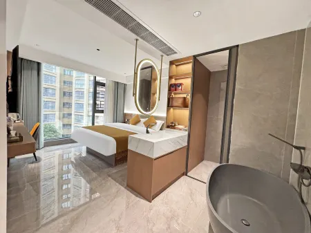 Huayue Hotel Отели рядом с достопримечательностью «Народная больница Децзян»