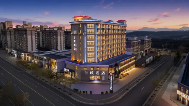 LANOU Hotel (Dengfeng Songshan Shaolin Cultural City)