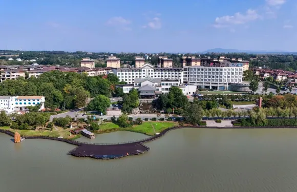 鐘祥莫愁湖國際大酒店（博物館店）