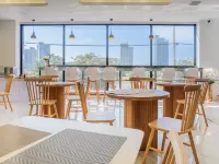 Louis Residence Hotel - breakfast