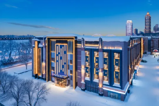 Rezen Dong Hotel (Control Memorial Tower Central Street Branch) Отели рядом с достопримечательностью «Shuige Yuntian»