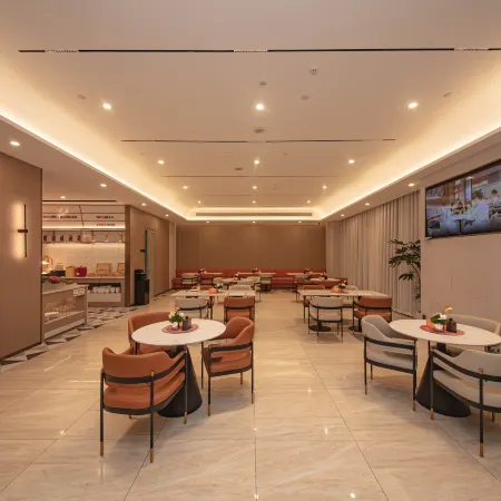 Borrman International Hotel（Anning Wuyue Plaza）