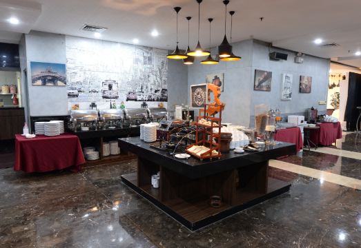 3. 호루 호텔 만가..