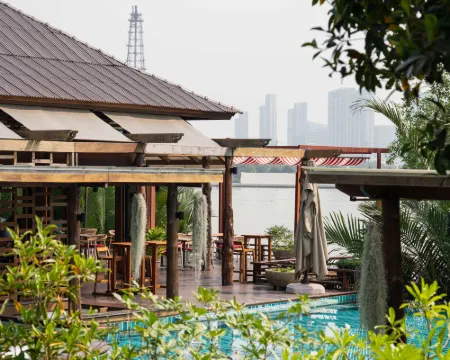 Baan Krai Nao The Riverfront Hotels in Phra Pradaeng