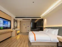 GreenTree Inn Hotel（Longxing Road Store on the West Bank of the Canal） โรงแรมในจี่หนิง